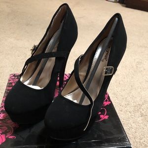 Black dressy heels size 7